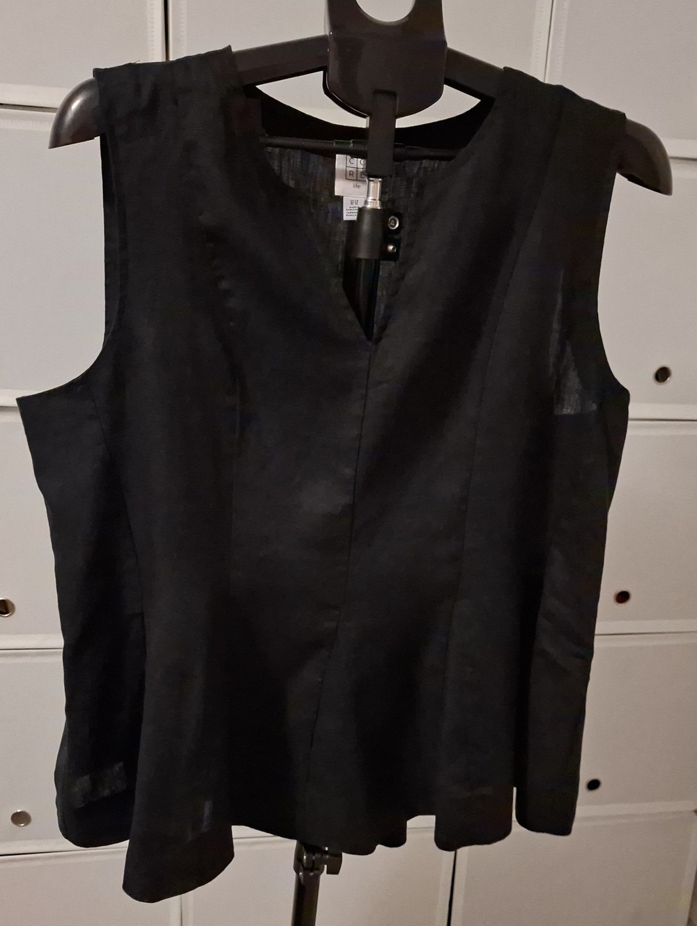 Sleeveless Black Pleated Linen Women's Top
